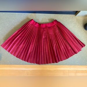 Fake leather pleated skirt